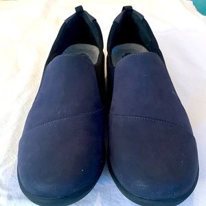 CLARKS CLOUD STEPPERS super soft and comfortable.